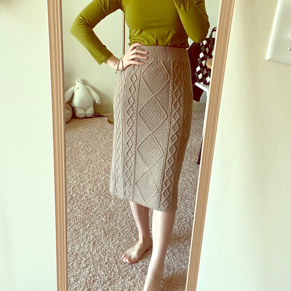 Knit pencil skirt 1